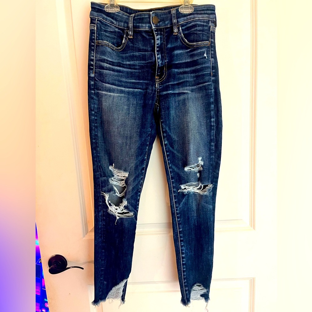 Women’s American Eagle Distressed Skinny Jeans size 8